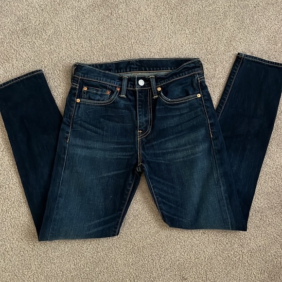 “Levi- Men’s dark wash Jeans size 28” - Picture 2 of 8